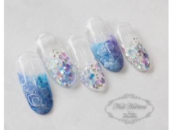 ジュジュ(Juju)/ブルーのキラキラ波ネイル