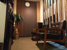 ほぐし処ゆるる 南大沢本店の雰囲気（待合です。ウォーターサーバー完備、ご自由にお飲みください！）