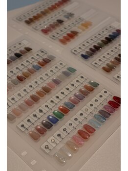 リフルネイル(Le flou nail)の写真/【毎月サンプル追加♪】トレンドアート、ニュアンス、うるうる、スキンカラー等多数ご用意◎色味変更OK！