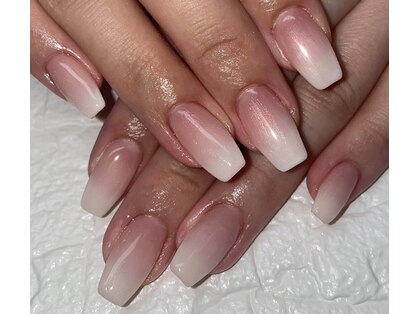 ネイルズフォーユー(Nails 4 U)の写真