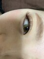リノナ シル(LINONA cil) ブラウンのカラーエクステに、レッドをいれて立体的なお目元に☆