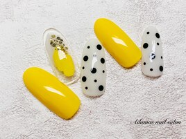 SUMMERガーリードットネイル