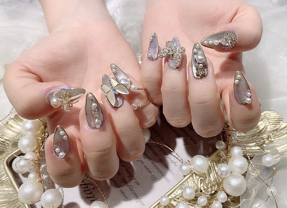 ネイルサロンで使用してたパーツ処分700種類以上あります。 ネイルサロンで使用してたパーツ処分700種類以上あります。