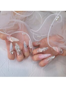 オンニネイル 名古屋栄店(Onnni Nail)の写真/美しいフォルムと圧倒的強度★高技術スカルプ長さだしで憧れの美ロングネイルを再現♪