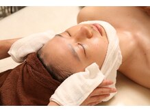 サロンドエステ ルヴニール(salon de esthe revenir)/ホットタオルでふき取りします