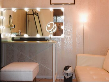 テンジンはり灸院(tenjinはり灸院)の写真/インテリアにもこだわり、清潔で落ち着く内観◎所沢市で本格的な美顔鍼が受けられます。