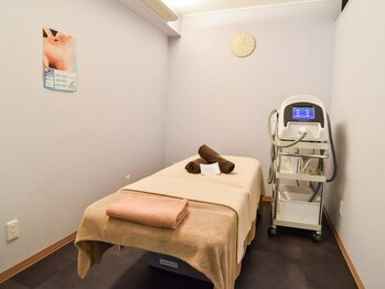 ビューティーセンター(BEAUTY CENTER)の写真/自己処理が難しい部分の脱毛もお任せ☆個室のプライベート空間で人目を気にせず施術を受けて頂けます♪