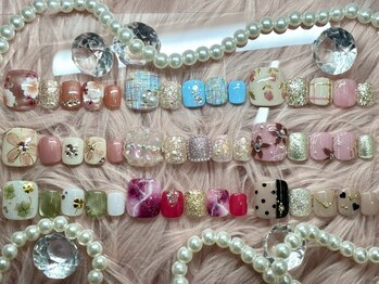 ネイルサロン メルナチュール 天神大名(Mere Nature)の写真/【定額フットデザイン】フットネイルも多数のサンプルからお気に入りのデザインに◎