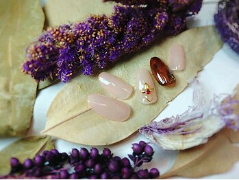 アムルーズ(Amoureuse)/ネイルデザイン