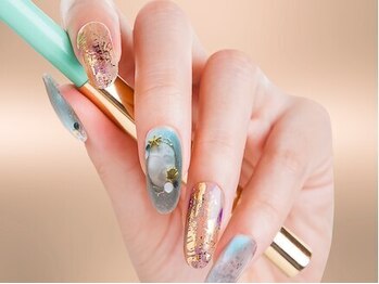 カラーズ荻窪 ネイルラウンジ(Colors Ogikubo Nail Lounge)/金箔フィルム×パーツデザイン