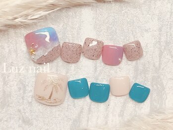 ネウィ ネイル 銀座(newi nail)の写真/夏フットネイルのトレンドで足元も華やかに！パラジェルで楽しむ大人の夏はここ☆パラジェル　銀座ネイル
