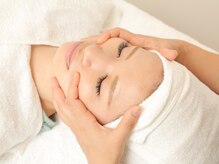 リノルーア(Linolua)/触れたくなるようなツヤ肌へ