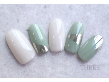 スリー 自由が丘(THREE)/クールなアッシュグリーン