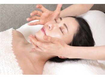 ラプリ 仙台店(Raplit stella)/施術4 お顔全体を整えます