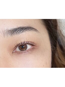 ナチュラル上品な目元にしたい