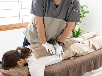 柔 ヤワラ/施術風景【整体/肩こり/腰痛】