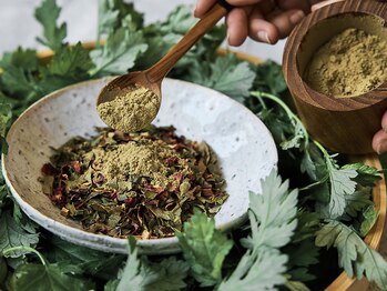 アウン 松本店(aUN)の写真/乾燥や冷えでくすみがちな冬肌に◎国産よもぎ蒸しで潤い巡る温活美容で芯から美しく整える肌へ