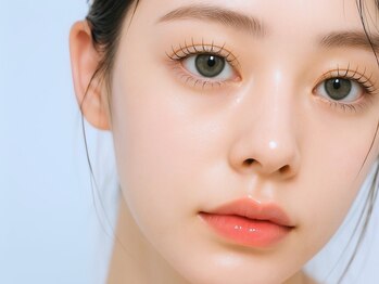 リリエ(lilie)の写真/経験豊富なスタッフがお客様の目の形や生え癖,ライフスタイルに合わせて丁寧に施術します♪理想のお目元へ*