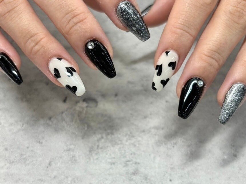 ネイルチップ 量産型 韓国 黒 フレンチ ハート シンプル ヲタク ちゅる