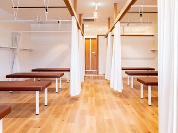 ことほぎ鍼灸整体 奈良登美ヶ丘院/広々とした空間でリラックス♪