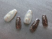 ネイリシャス(NAILICIOUS)/フラワー&ラメの甘辛ネイル