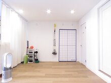 こむら整体院/清潔なトレーニングスペースです