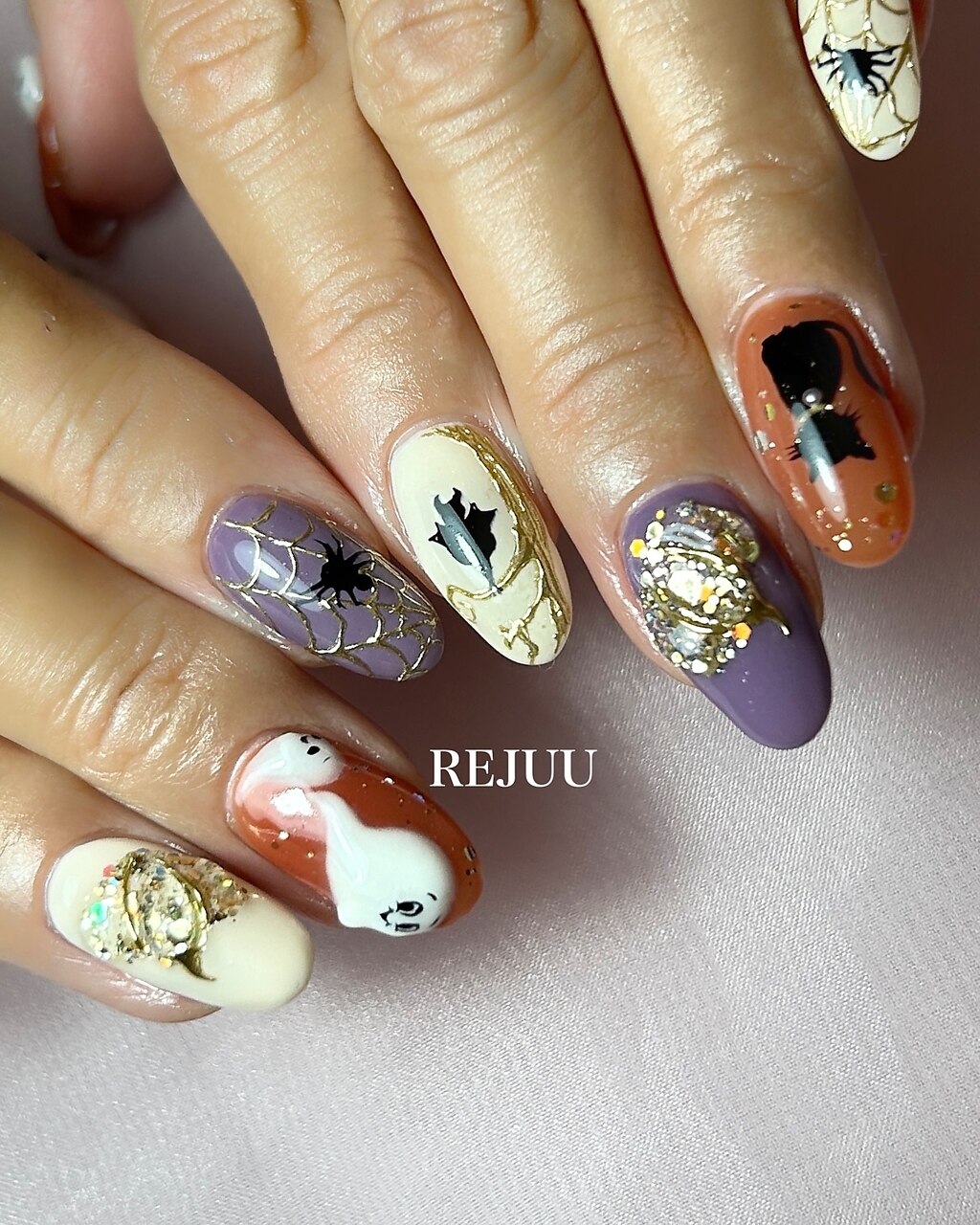 2025年-2026年冬トレンド】ハロウィンのネイルデザイン集｜人気順｜68