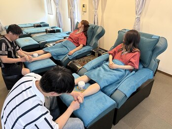 神技堂 金山店の写真/熟練の技が光るスゴ腕施術者による台湾式足つぼとヘッドスパで全身マッサージを体験！