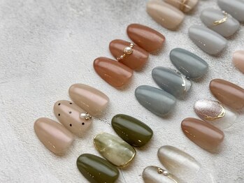 ヴォーグ(Vogue)の写真/【カラー250色/マグネット50色】シンプルなのにふんわり華やか☆ワンカラー￥4400~/マグネットネイル￥6600~