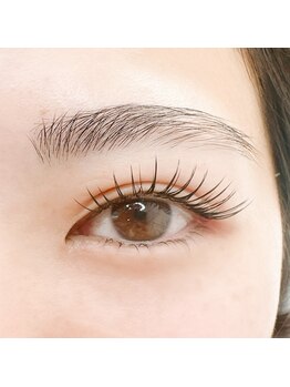クレール(clair)の写真/大人女性に大人気の上質サロン♪自まつ毛の状態を見極め、一本一本丁寧に装着！持続性の高い美まつ毛に♪