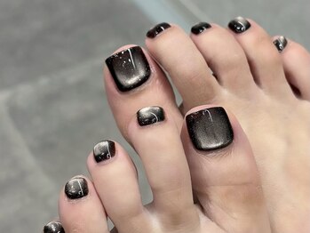 リッシュ(RICHE)の写真/夏先取りフットネイルで大人上品に★フラッシュネイルやうるうるマグネットネイルで足元を華やかに！