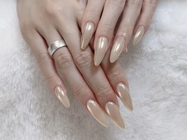 鏡のような光沢感ミラーネイル