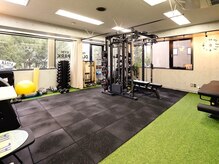 広々とした空間でピラティス・トレーニングが出来ます！