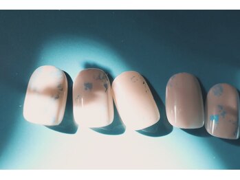 クロ(KURO)/シンプル箔ネイル