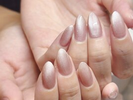 上品ネイル／マグネットネイル