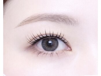 サロン ド ワカ(Salon de WAKA)の写真/理想の上品EYEを30分で◎70種以上のロットで、あなただけのナチュラルまつ毛パーマを体験☆