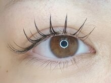 エム(M)の雰囲気（★最軽量フラットフラッシュでナチュラルに盛れる目元へ）