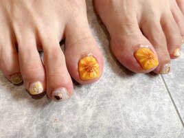 ぷっくりフラワーフットネイル