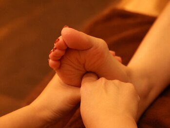 アザレアのアロマの写真/足の重だるさやむくみを撃退！中国式フットマッサージとホットストーンで、足先から全身ポカポカ軽やかに！