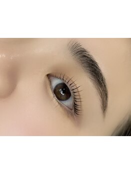 ナチュラル上品な目元にしたい