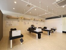 上尾メディケア整骨院 鍼灸院/木のぬくもりを感じられる内装