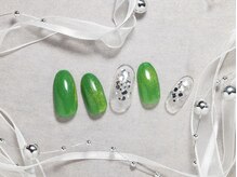 パープルの爪屋/クリア感の中に遊び心♪