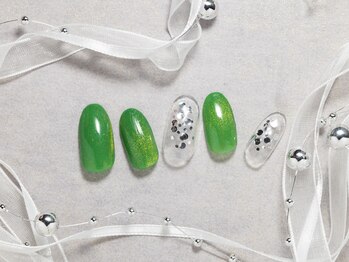 パープルの爪屋/クリア感の中に遊び心♪