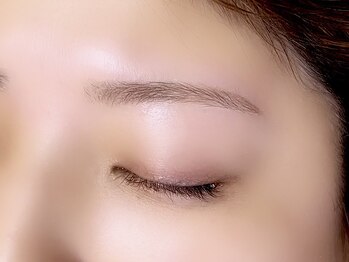 シャルム 上大岡駅前店(Charme)の写真/貴女のお顔立ちと雰囲気に似合わせる美眉アップデート技術★コンプレックス解消&垢抜けたい方にオススメ！