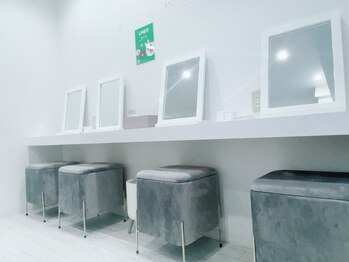 スターラッシュ 梅田店(Star Lash)/ゆったりできるメイクスペース