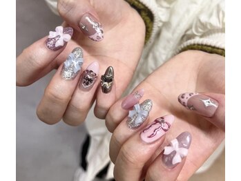 アングゥ ウル(ungu ul)/ゴテゴテキラキラネイル