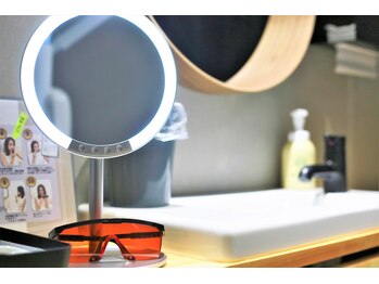 レオン 磐田(REON)/全ブースLEDミラー設置