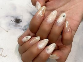 夏らしいシアーホワイトネイル