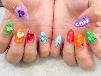 テラス(TERRACE)/ポップなアシンメトリーデザイン