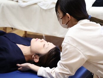 アシミルの写真/フットケア＆もみほぐしで凝り固まった首肩や腰などお悩みを解消！土台を整えることで日々の疲れにくさも◎
